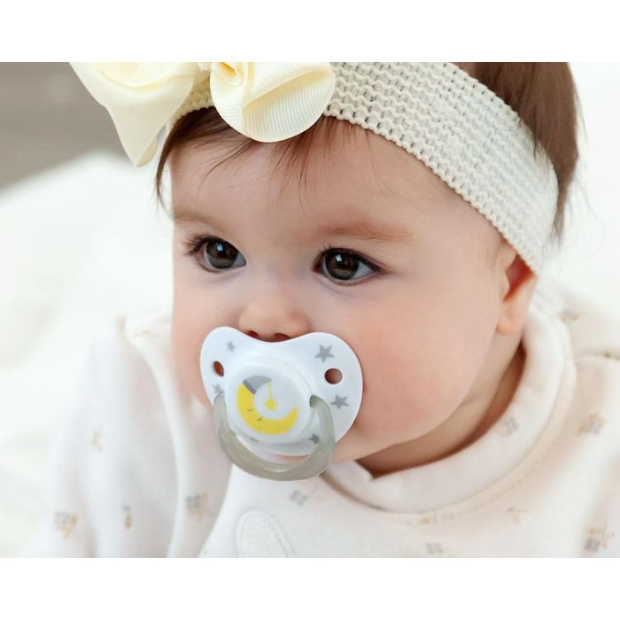 KioKids Chupete Ortodóntico para Bebés 6-18M. Tetina Silicona Alta Calidad Pack 2 Und. Diseño Gatito Gris Colección Soft Nordic 1 KioKids Chupete Ortodóntico para Bebés 6-18M. Tetina Silicona Alta Calidad Pack 2 Und. Diseño Gatito Gris Colección Soft Nordic 1