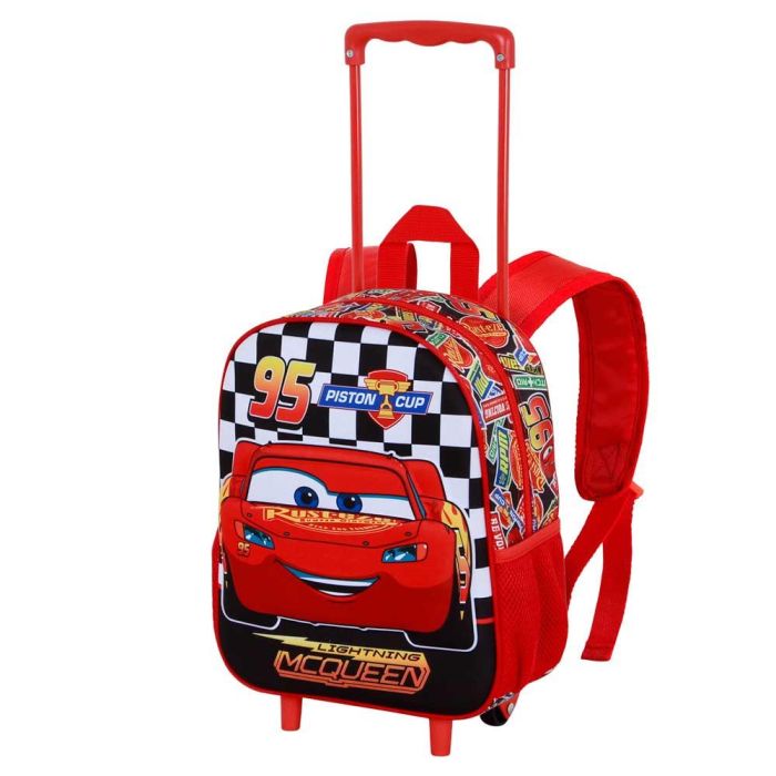 Disney Cars 3 Mochila Infantil con 2 Ruedas y Relieve 3D Frontal Racer, 7L Rojo, Asa Telescópica y 2 Bolsillos de Malla Disney Cars 3 Mochila Infantil con 2 Ruedas y Relieve 3D Frontal Racer, 7L Rojo, Asa Telescópica y 2 Bolsillos de Malla
