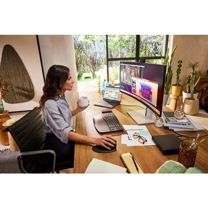 HP Series 7 Pro 34 inch WQHD Conferencing Monitor - 734pm 7 HP Series 7 Pro 34 inch WQHD Conferencing Monitor - 734pm 7