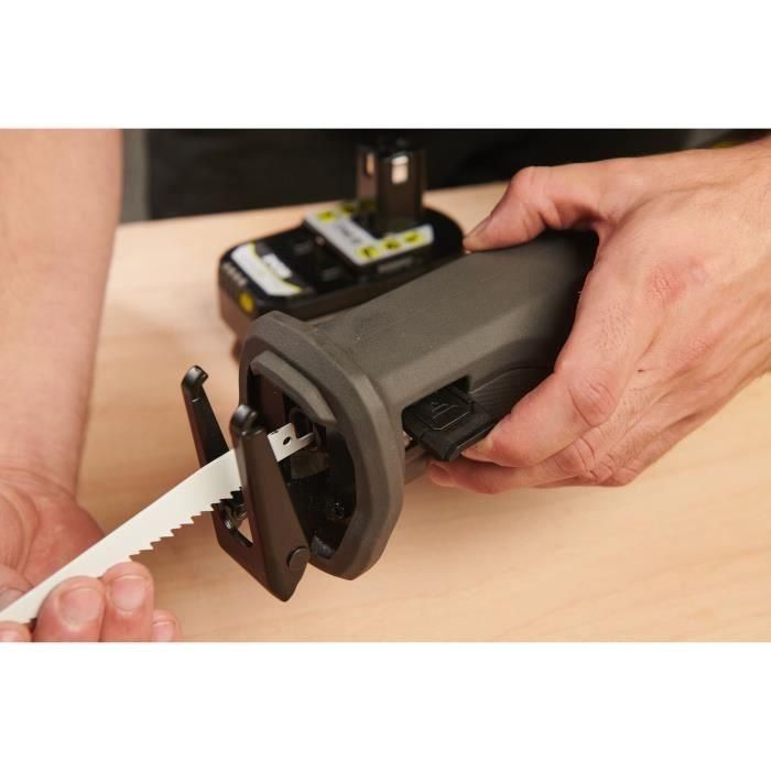 Ryobi AAAOD74649 Sierra alternativa sin escobillas 18V, 0-3200 cp/min, recorrido 32mm, madera 210mm, sistema antivibración 3