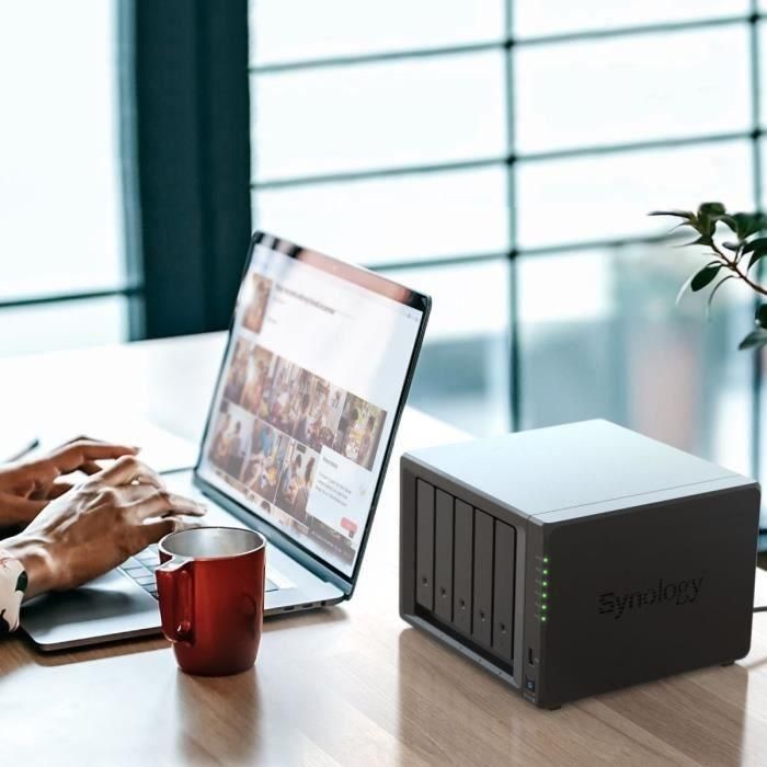 Synology DS1522+ Servidor de Almacenamiento NAS Torre AMD R1600 2.6GHz 8GB DDR4 DiskStation Manager Negro 5 Synology DS1522+ Servidor de Almacenamiento NAS Torre AMD R1600 2.6GHz 8GB DDR4 DiskStation Manager Negro 5