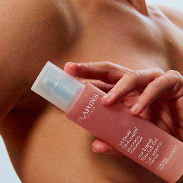 Clarins Super Lift Gel Busto Reafirmante y Lifting Inmediato para Escote - Tratamiento Firmeza 50 ml 2 Clarins Super Lift Gel Busto Reafirmante y Lifting Inmediato para Escote - Tratamiento Firmeza 50 ml 2