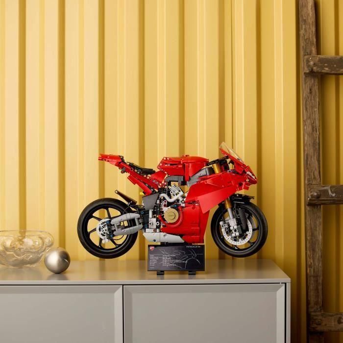 LEGO Technic 42202 Ducati Panigale V4 S Motorcycle - Motocicleta para construir para adultos 2 LEGO Technic 42202 Ducati Panigale V4 S Motorcycle - Motocicleta para construir para adultos 2