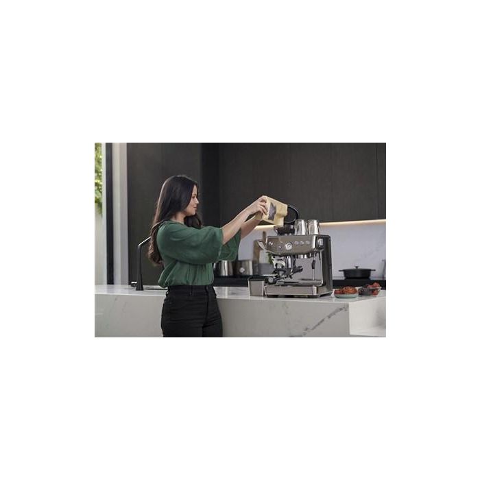 Cafetera Barista Express Impress™ Acero Inox Cepillado SAGE SES876BSS4EEU1 4