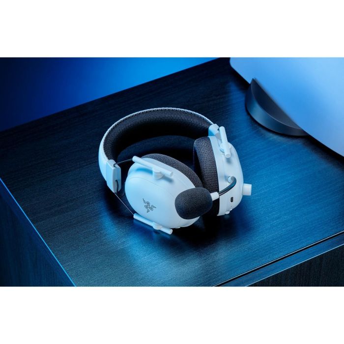 Razer BlackShark V2 Pro Auriculares Gaming Inalámbricos para PlayStation 5 - 2.4 GHz, Bluetooth, 70h Batería, Blanco 1