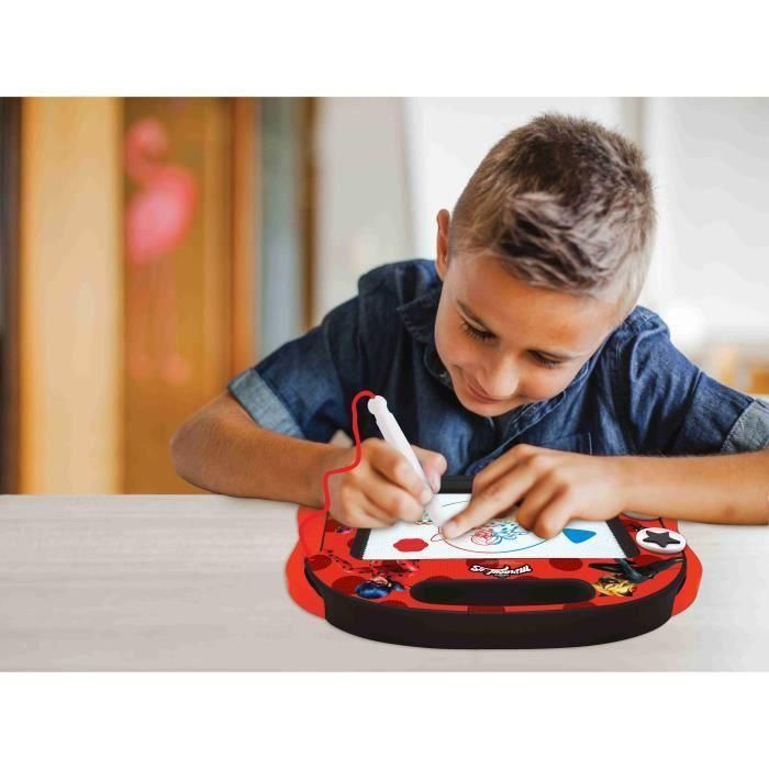 Lexibook - Pizarra Mágica Milagrosa - Formato A5 - Accesorios magnéticos - Lápiz y sellos - A partir de 3 años 3 Lexibook - Pizarra Mágica Milagrosa - Formato A5 - Accesorios magnéticos - Lápiz y sellos - A partir de 3 años 3