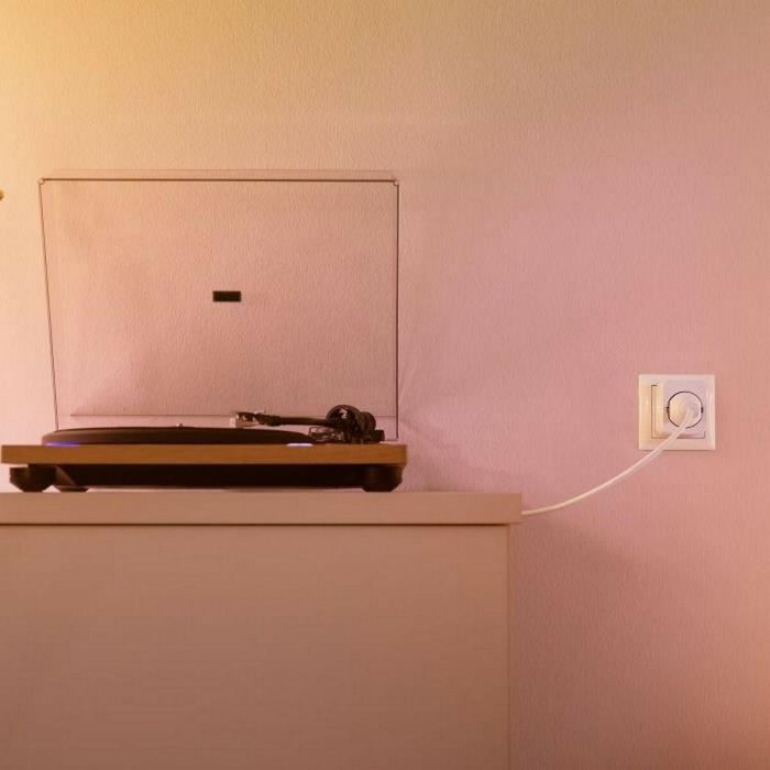 WiZ Enchufe Smart Connected 1