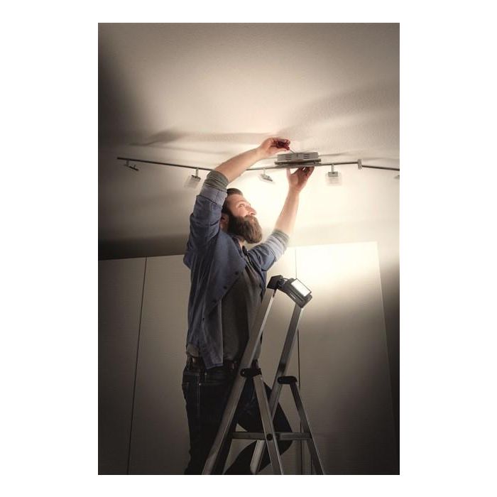 Varta 17648101421 Linterna de Trabajo LED Work Flex Area Light 3xAA, Resistente al Agua, con Gancho e Imán 7