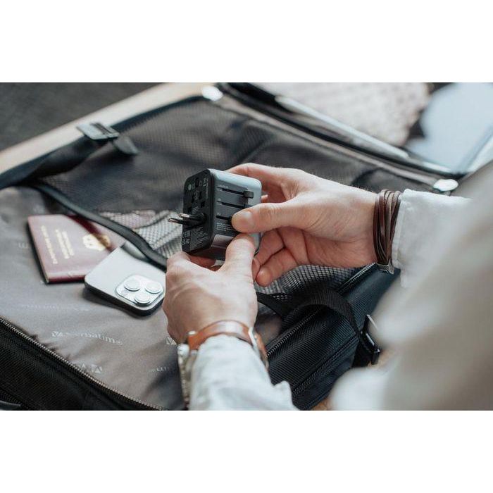 Verbatim Uta-03 Adaptador Universal De Viaje Con 1 Puerto Usb-C - 2 Puerto Usb-A - 2 Puerto Usb-C 22