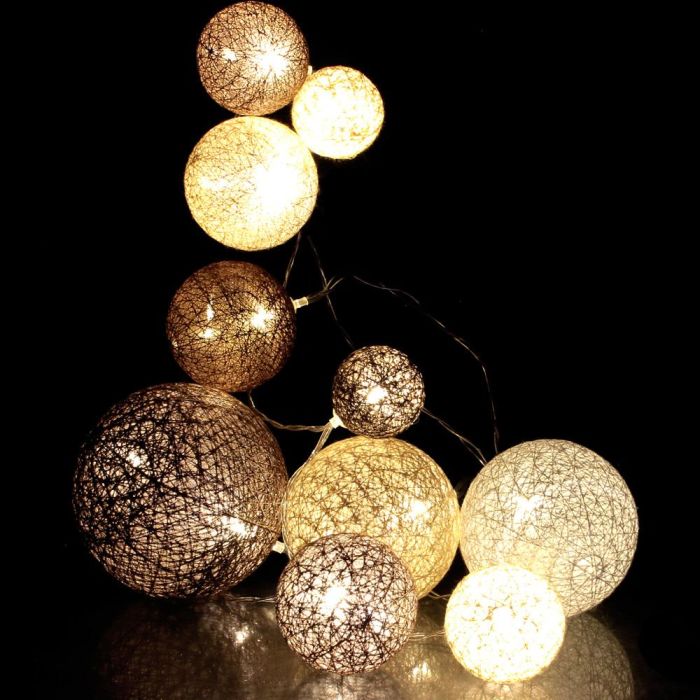 Home Deco Factory Guirnalda de Luces 10 LED con Bolas de Diferentes Medidas para Decoración 4 Home Deco Factory Guirnalda de Luces 10 LED con Bolas de Diferentes Medidas para Decoración 4