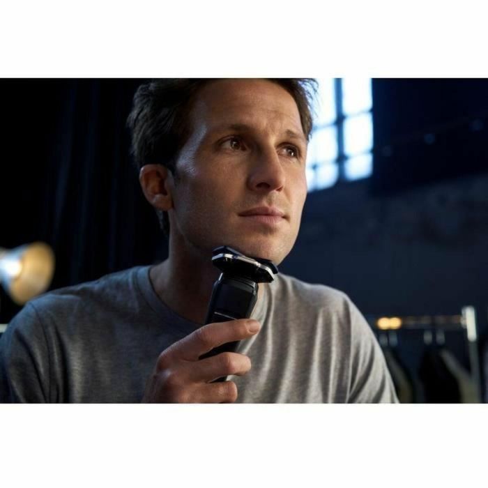 Philips S7886/63 Serie 7000 Afeitadora Eléctrica para Hombre con 3 Cabezales Flexibles, Tecnología SkinIQ, Recortadora Integrada y Uso en Seco/Mojado, Azul 1