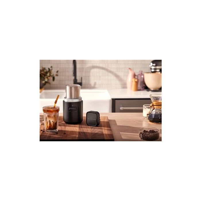 Kitchenaid Molinillo de Café Inalámbrico 12V, Capacidad 113g, Portátil, Color Negro Mate 7 Kitchenaid Molinillo de Café Inalámbrico 12V, Capacidad 113g, Portátil, Color Negro Mate 7