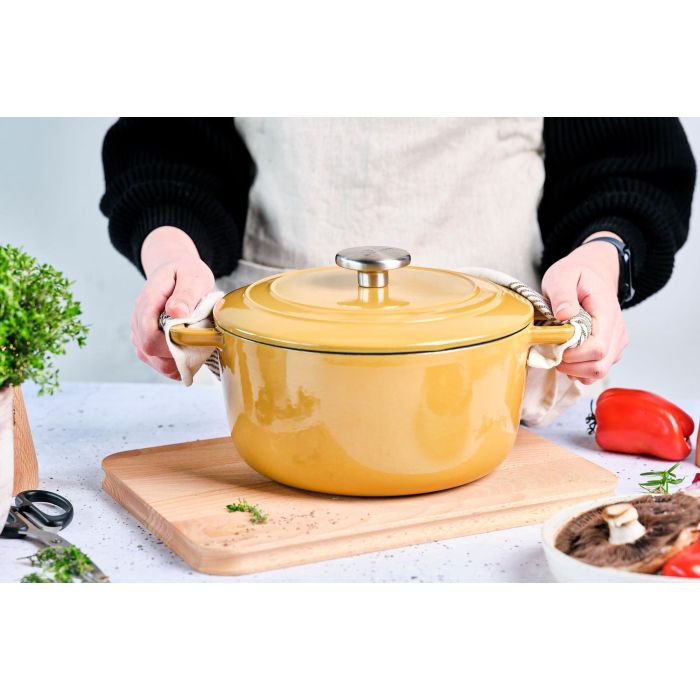Cacerola con tapa - ACOGEDORA Y MODERNA - FONTESTIC - Hierro fundido esmaltado - Ø24 cm - 4,6 L - Apta para todo tipo de cocinas, incluida la de inducción - Ámbar 2