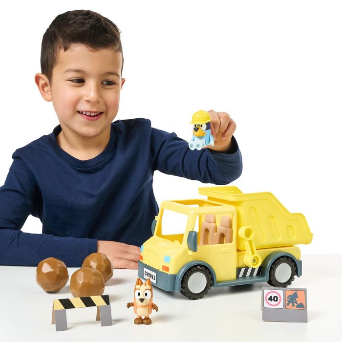 MOOSE 17673 Camión Volquete Bluey con figuras exclusivas de Bluey y Bingo, función de carga y descarga, +3 años 4 MOOSE 17673 Camión Volquete Bluey con figuras exclusivas de Bluey y Bingo, función de carga y descarga, +3 años 4