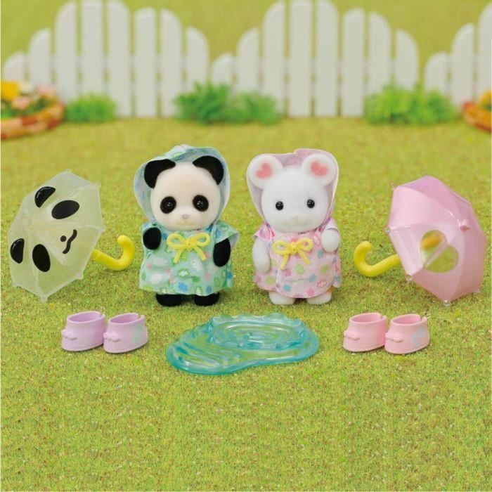 Sylvanian Families SYL1710444957409 Figuras Articuladas Dúo Bebés con Trajes de Lluvia Panda y Marshmallow Mouse 1