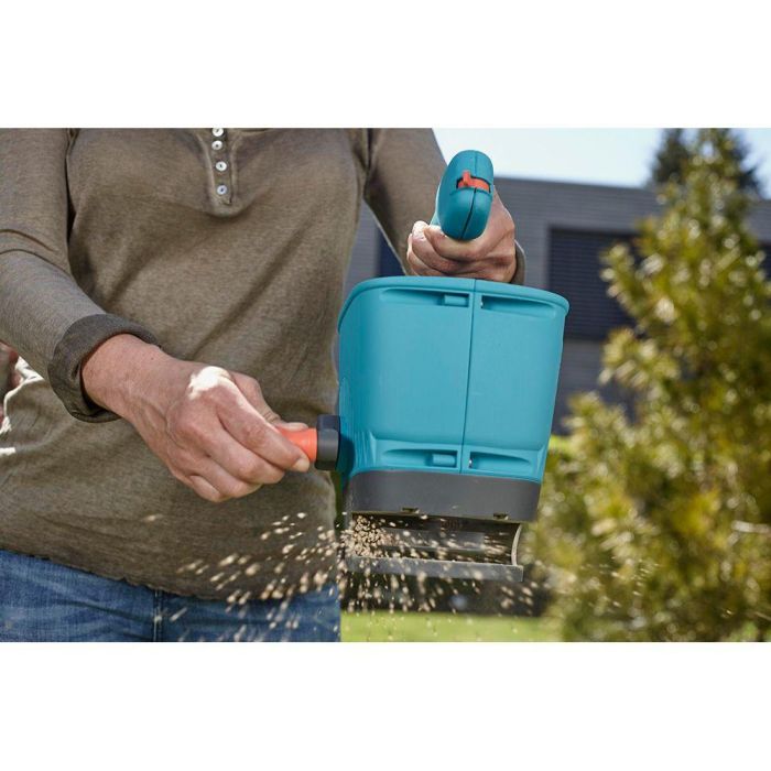 Gardena Esparcidor de Semillas Manual Ergonómico 0,5m-4m de Ancho, Capacidad 1-2kg 2