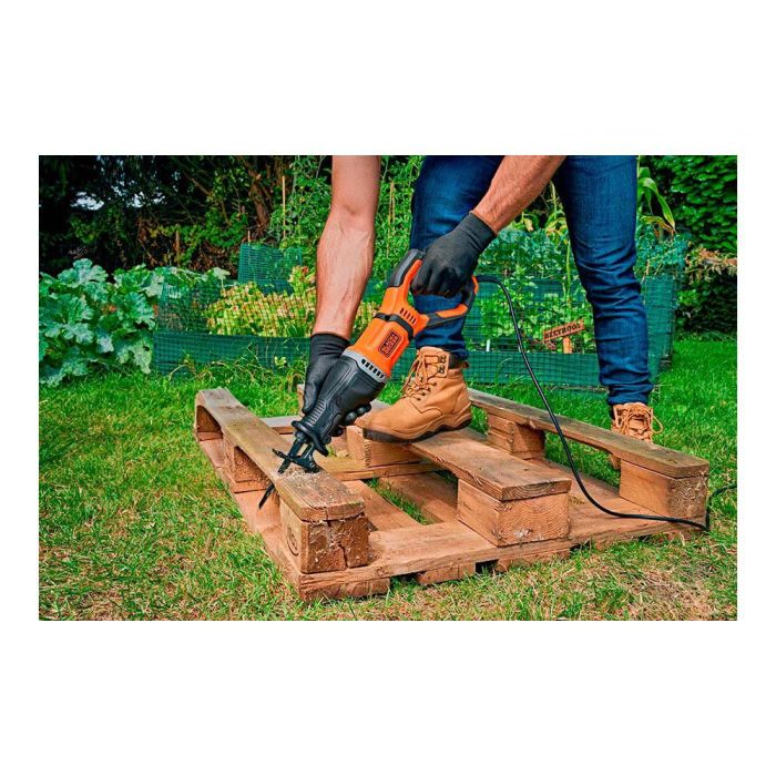 Black+Decker Sierra de Sable BES301-QS 750W con Velocidad Variable y Corte de hasta 150mm en Madera 3