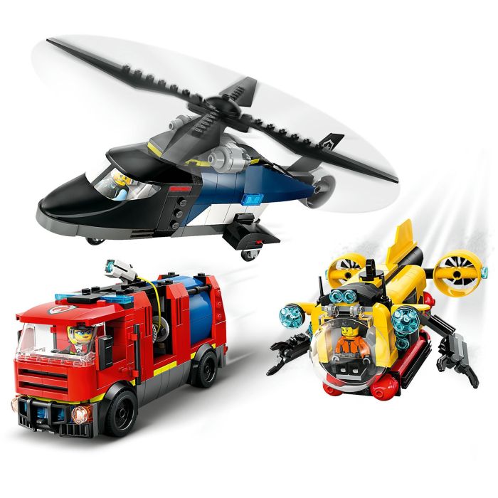 LEGO 60462 City Set de Construcción: Helicóptero, Camión de Bomberos y Submarino Modular - Juguete Infantil 7+ Años 3