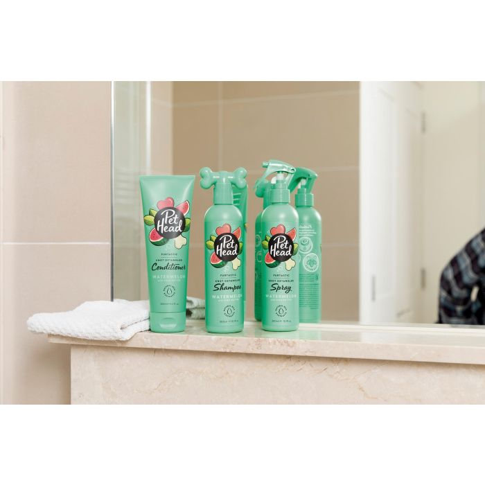 Pet Head Furtastic Spray Desenredante Hidratante para Perros, Elimina Nudos, Suaviza Pelaje Largo con Aroma Sandía 300 mL 1 Pet Head Furtastic Spray Desenredante Hidratante para Perros, Elimina Nudos, Suaviza Pelaje Largo con Aroma Sandía 300 mL 1