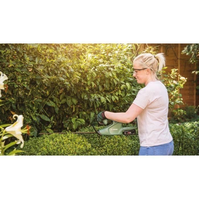Cortasetos inalámbrico BOSCH - 18V EasyHedgeCut 18-45 - 2x2,0Ah 1 Cortasetos inalámbrico BOSCH - 18V EasyHedgeCut 18-45 - 2x2,0Ah 1