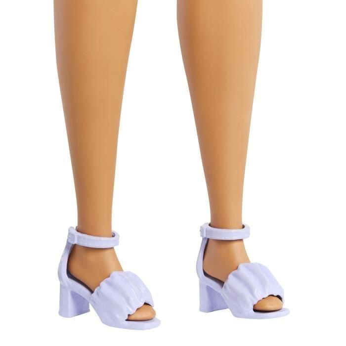 Barbie - Muñeca Barbie Fashionistas con vestido verde menta y gafas - Barbie - HYT96 4 Barbie - Muñeca Barbie Fashionistas con vestido verde menta y gafas - Barbie - HYT96 4