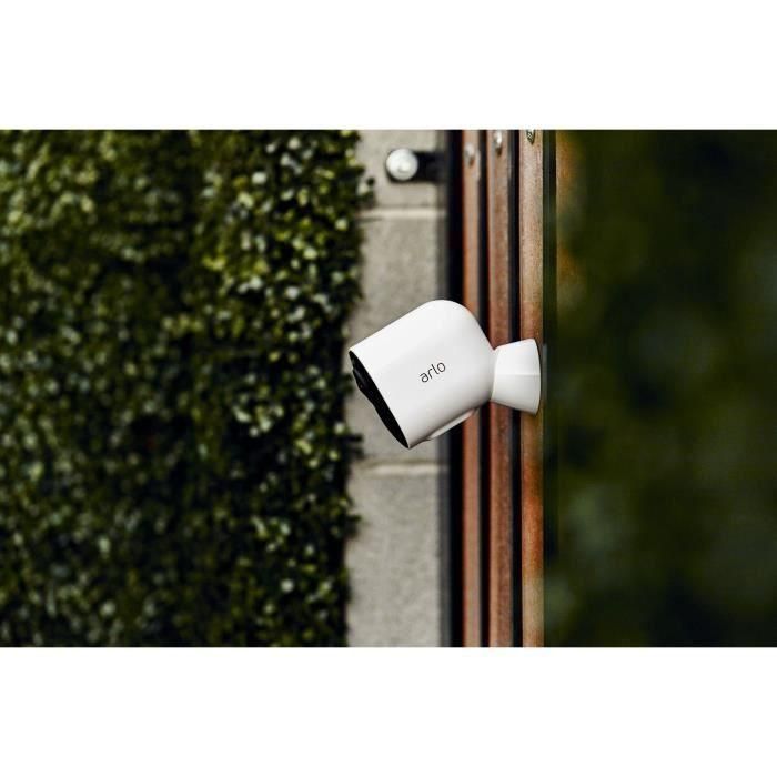 Pack de 4 Cámaras ARLO Ultra V2 para Exterior, Batería y Visión Nocturna 3 Pack de 4 Cámaras ARLO Ultra V2 para Exterior, Batería y Visión Nocturna 3