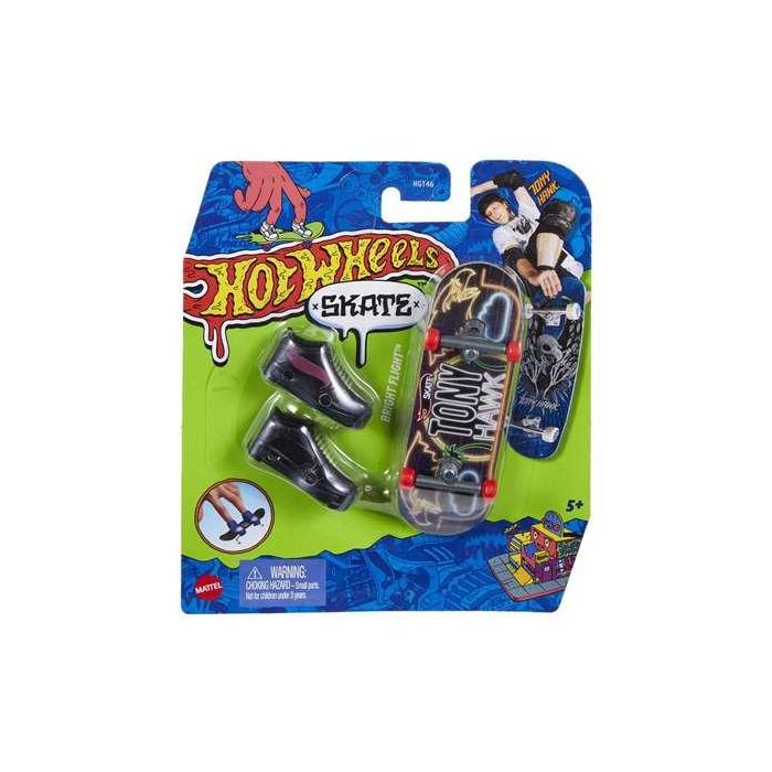 Mattel Mini Monopatin Hot Wheels con Zapatos 10 cm - Modelos Surtidos 11