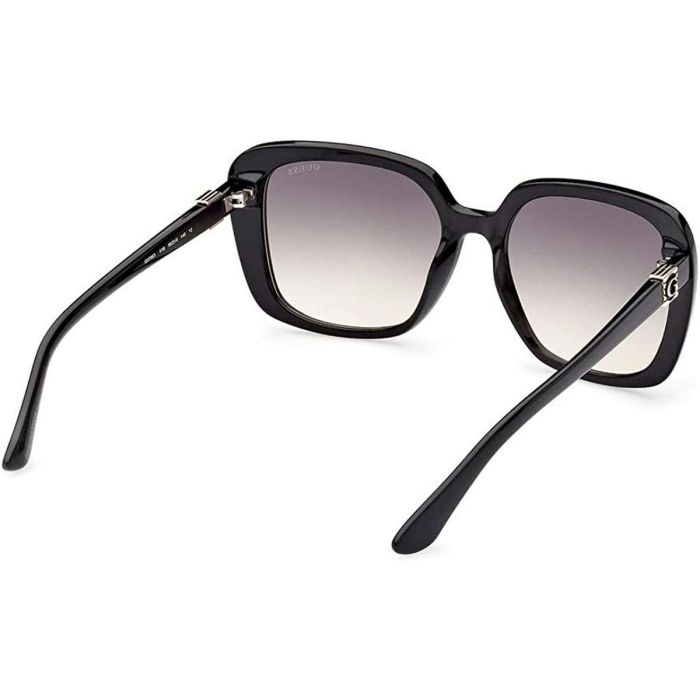 Guess GU7863 01B Gafas de Sol para Mujer, Montura Cuadrada Negra Brillante, Lentes Degradadas Ahumadas, 58mm, Patilla 140mm 3