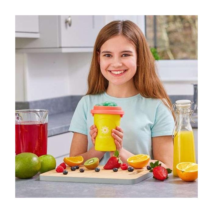 Bandai Maquina de Granizar Chillfactor (Congela, Aprieta y Disfruta) 10.5x10.5x18.8cm - Modelos Surtidos