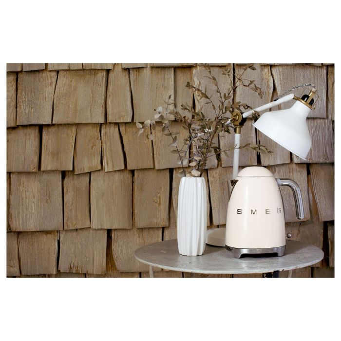 Smeg KLF03CREU Hervidor de Agua de Acero Inoxidable 1.7L 2400W con Filtro Antical, Apagado Automático y Base Giratoria 360°, Color Crema