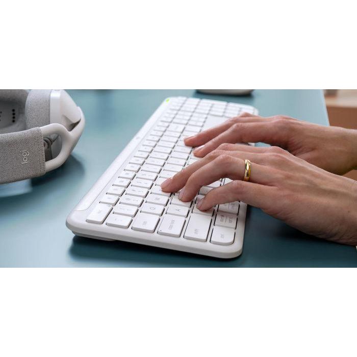 Logitech Signature Slim Wireless keyboard K950 5 Logitech Signature Slim Wireless keyboard K950 5