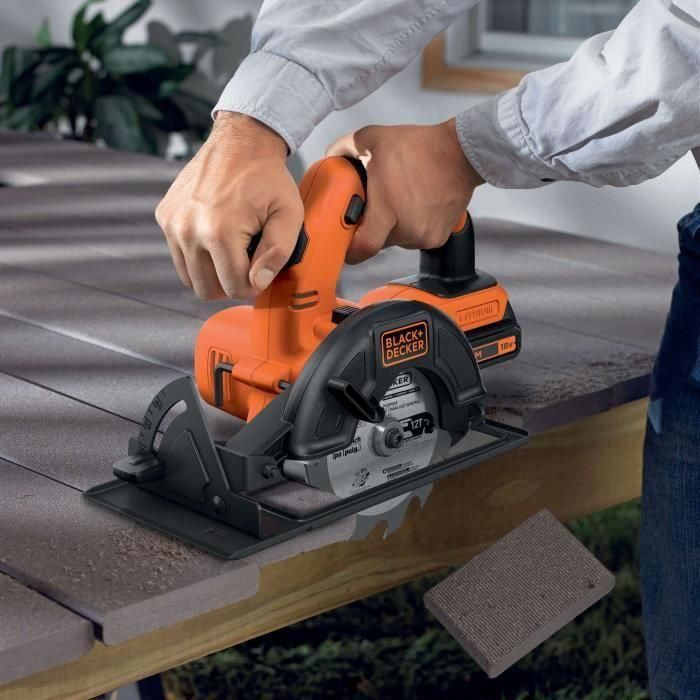 Black + Decker BDCCS18N-XJ Sierra circular inalámbrica 18V 140 mm - Alto rendimiento con suela de metal y tecnología de litio 4