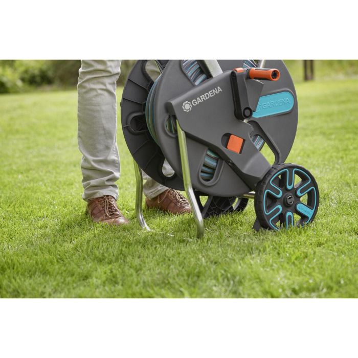 Enrollador de manguera GARDENA equipado con AquarollL Easy - manguera de 30 m 3