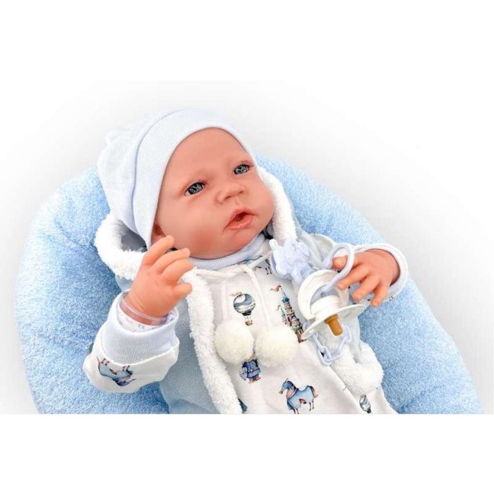 Reborn pijama blanco gorro azul mecanismo pulsador lloro ref: 18400-24 50 cm 1 Reborn pijama blanco gorro azul mecanismo pulsador lloro ref: 18400-24 50 cm 1
