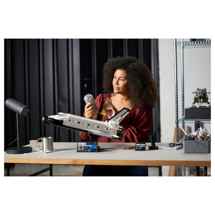 LEGO Creator Expert NASA Spaceshuttle Discovery - Set de construcción 2354 piezas, Maqueta del Transbordador Espacial, para adultos y fans 5