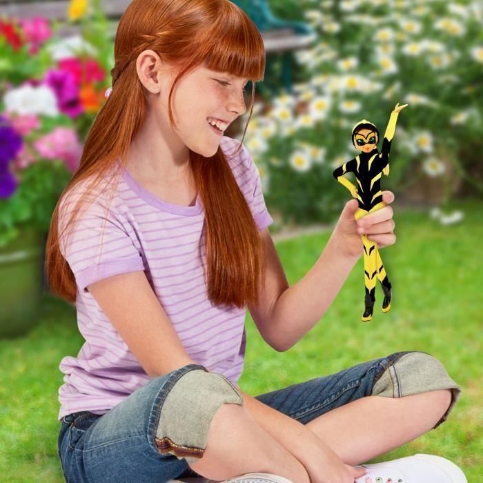 Bandai Muñeca Milagrosa Vesperia 26 cm con 11 puntos de articulación 1