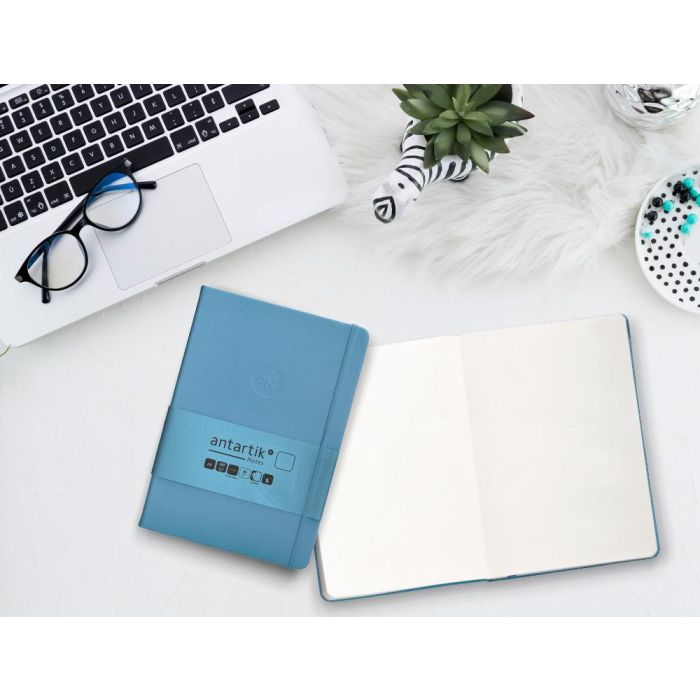 Cuaderno Con Gomilla Antartik Notes Tapa Dura A5 Hojas Lisas Azul Claro 100 Hojas 80 gr Fsc 10