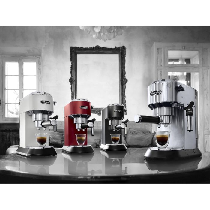 DeLonghi EC685.R Cafetera Espresso Dedica Style 1.1L 1300W con Espumador de Leche y Calentador de Tazas Roja 6