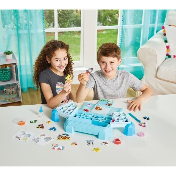 Aquabeads Mi gran taller creativo - Kit de arte con cuentas mágicas que se pegan con agua para niños, juego sin calor 3