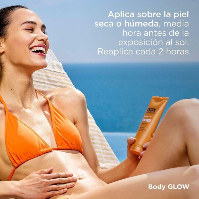 ISDIN Fotoprotector Body Glow SPF30 200 ml - Loción corporal luminosa con efecto glow 2 ISDIN Fotoprotector Body Glow SPF30 200 ml - Loción corporal luminosa con efecto glow 2