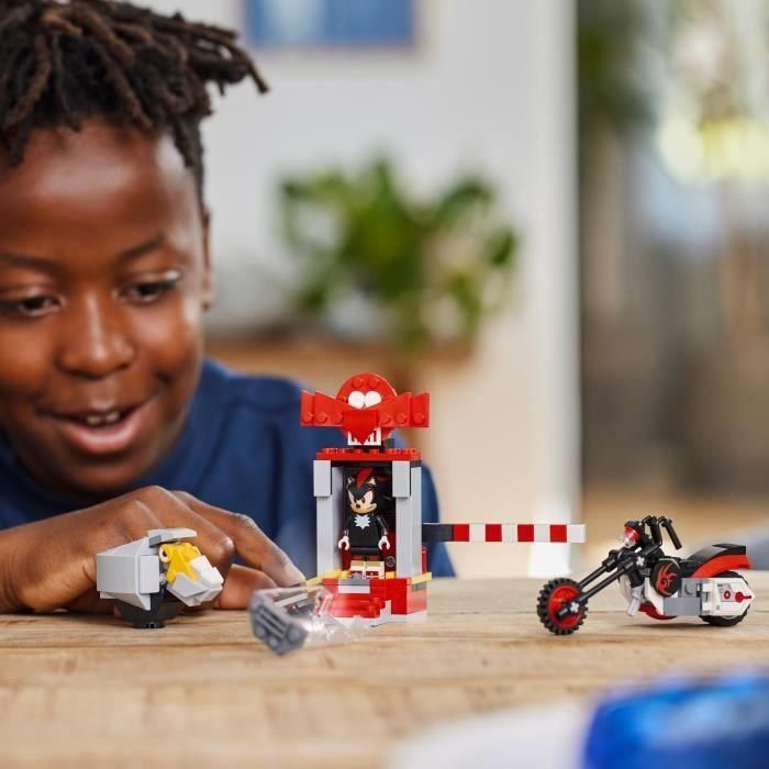 LEGO 76995 Huida de Shadow The Hedgehog Sonic - Set de Juguetes con Cámara de Estasis, RhinoBot y Moto, ideal para Niños +8 Años 4 LEGO 76995 Huida de Shadow The Hedgehog Sonic - Set de Juguetes con Cámara de Estasis, RhinoBot y Moto, ideal para Niños +8 Años 4