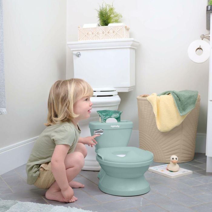 Ingenuity ING0074451998735 Inodoro Infantil Mini con Reductor, Descarga Musical y Compartimento para Toallitas Integrado, Verde 6