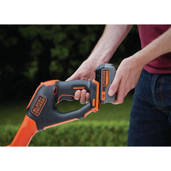 Desbrozadora de hilo de 30 cm con batería de LITIO 18 V BLACK & DECKER POWERCOMMAND  - 4 Ah - 1 batería - 1 bobina de 10 m de línea de 1,6 mm - 1 cargador 3