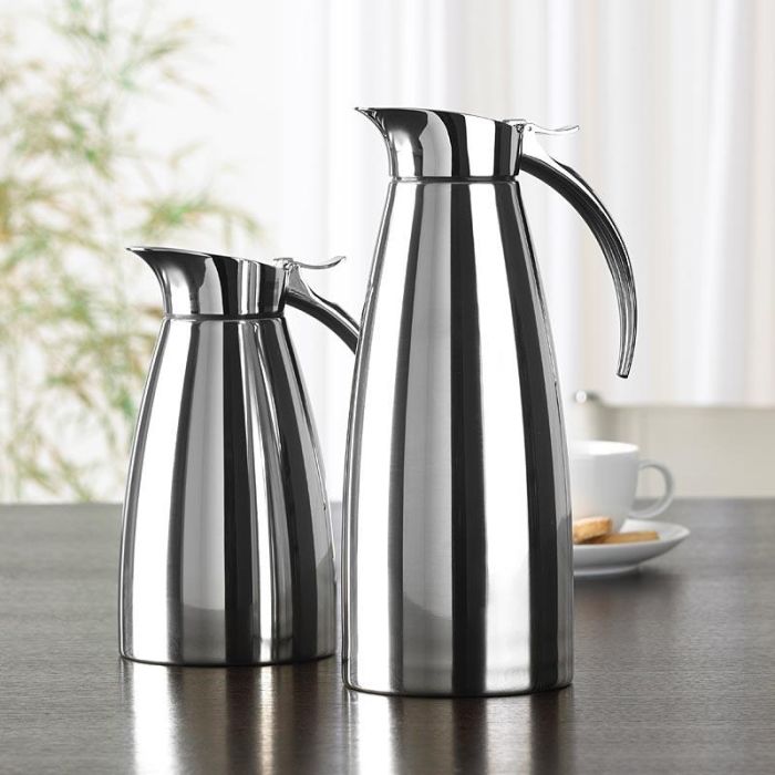 Emsa 502663 Isolierkanne. Edelstahl. 0.3 Liter. Easy Open Verschluss. Eleganza 1 Emsa 502663 Isolierkanne. Edelstahl. 0.3 Liter. Easy Open Verschluss. Eleganza 1
