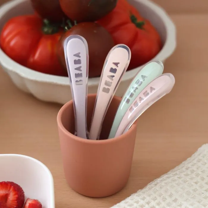 BEABA Lote de 4 Cucharas de Silicona 2da Edad Azul Oscuro, Rosa, Niebla Clara, Verde Aireado BEABA Lote de 4 Cucharas de Silicona 2da Edad Azul Oscuro, Rosa, Niebla Clara, Verde Aireado