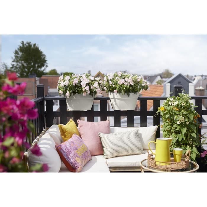 ELHO - Maceta - Vibia Campana Flower Bridge 40 - Blanco Seda - Balcón exterior - L 26 x An 39 x Al 22 cm 1 ELHO - Maceta - Vibia Campana Flower Bridge 40 - Blanco Seda - Balcón exterior - L 26 x An 39 x Al 22 cm 1