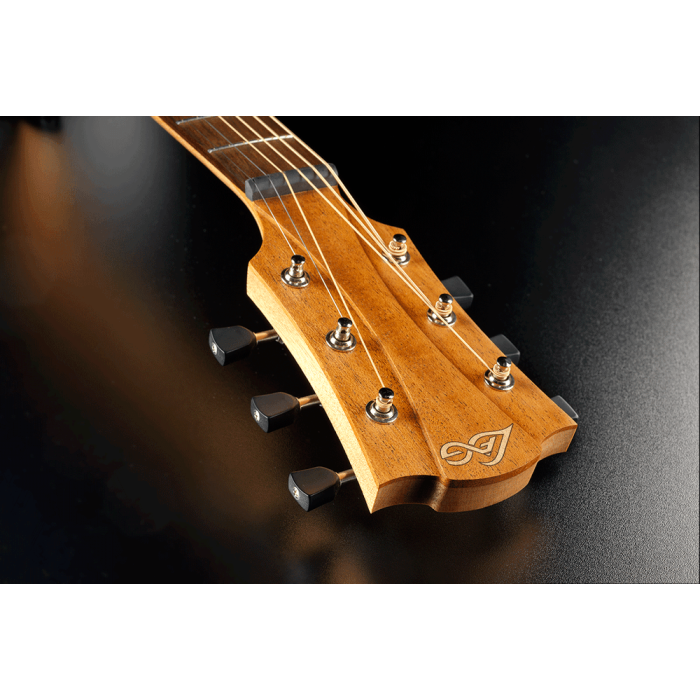 Guitarra Acústica Lâg Dreadnought Cutaway Tramonatne 70 - Natural 8