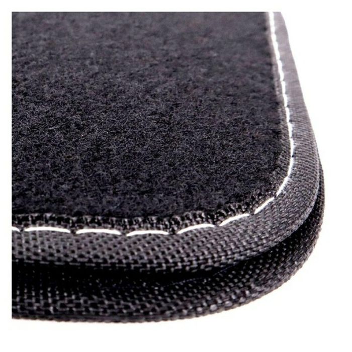Set de Alfombrillas para Coche MOMO MOMLCM015BW Blanco/Negro 4 uds 2 Set de Alfombrillas para Coche MOMO MOMLCM015BW Blanco/Negro 4 uds 2