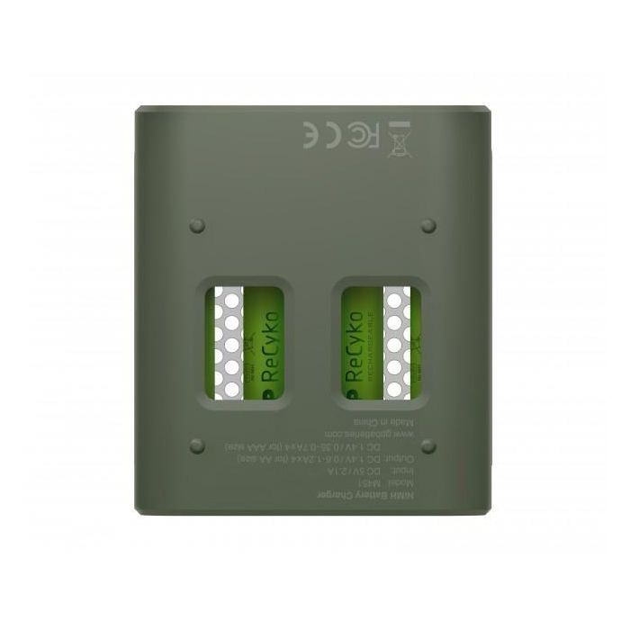 GP M451 Cargador Rápido para 4 Pilas AAA NiMH 950mAh, Incluye 4 Pilas 4