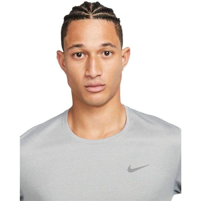 Camiseta de Manga Larga Hombre Nike Dri-Fit Uv Miler Long-Sl Gris 2